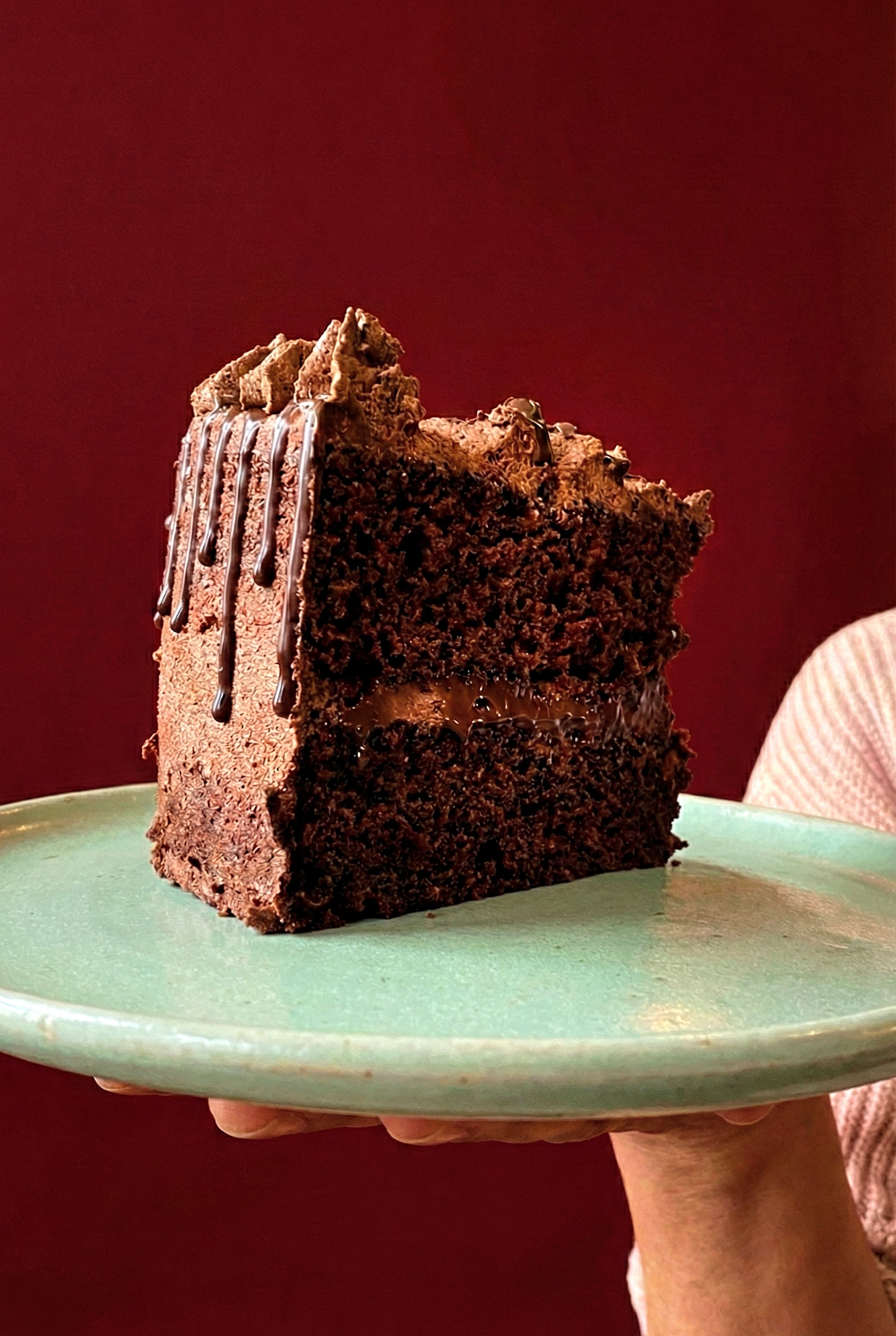 Torta de chocolate y frutos rojos